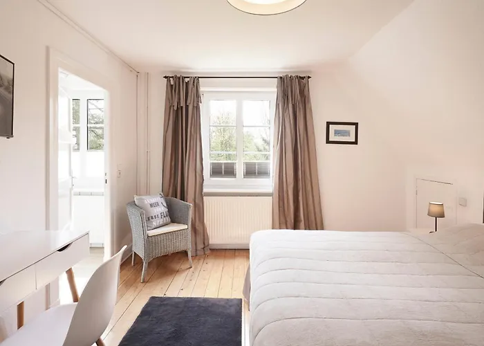 Haus Carolinenhoehe * Вик-ауф-Фёр