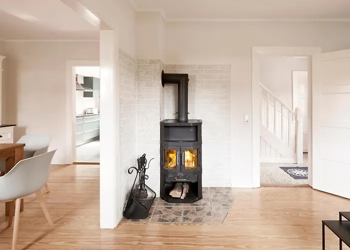 Haus Carolinenhoehe Дом отдыха Вик-ауф-Фёр